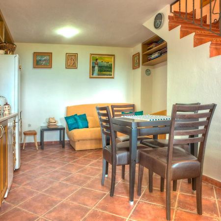 Holiday Home Neda Светі-Стефан Екстер'єр фото